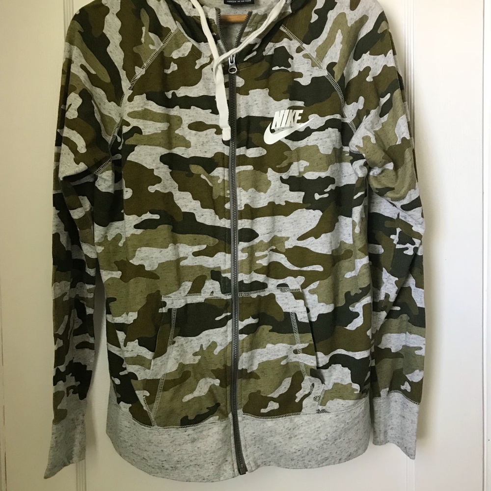NIKE ARMY PRINT JACKET